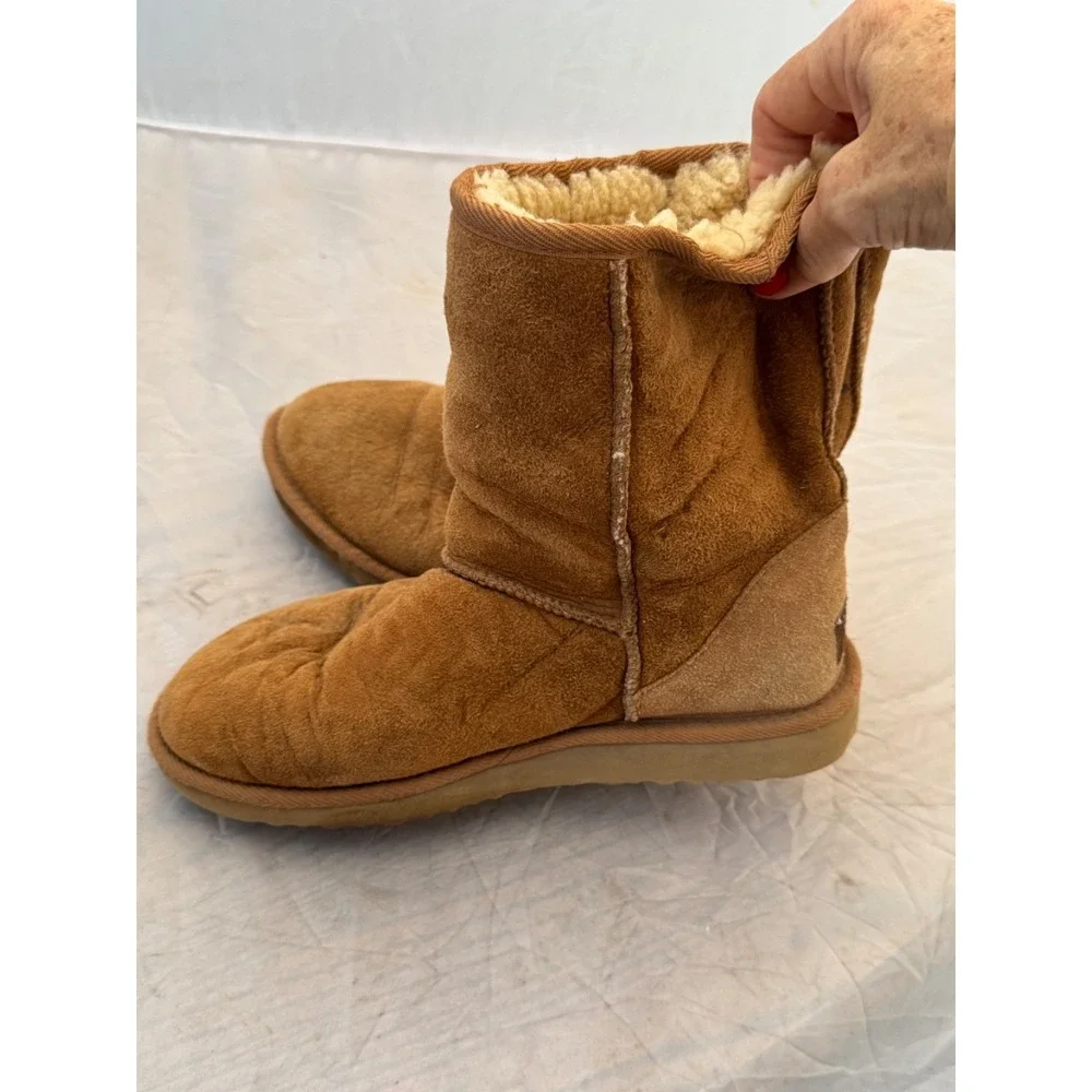 Australian UGG Boots Tan Short Summer Surfer Snow Woman's Size 7 warm